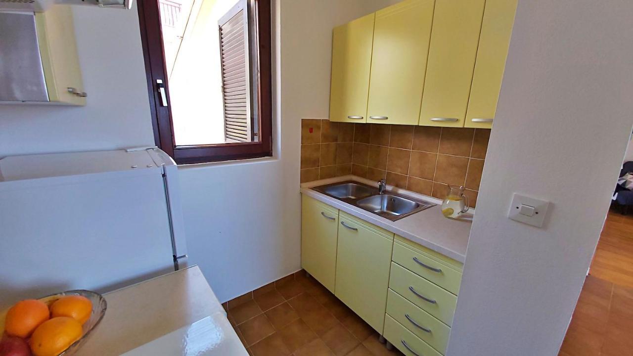 Apartment Roscic Omiš Zewnętrze zdjęcie
