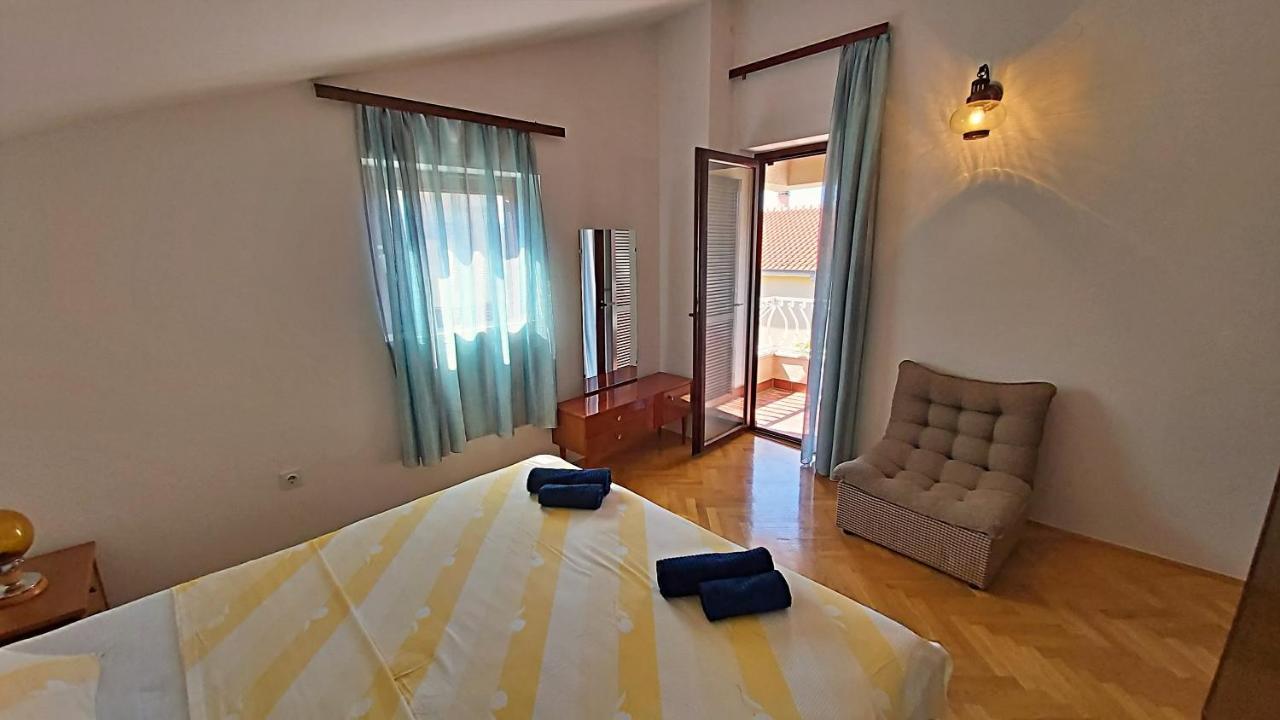 Apartment Roscic Omiš Zewnętrze zdjęcie